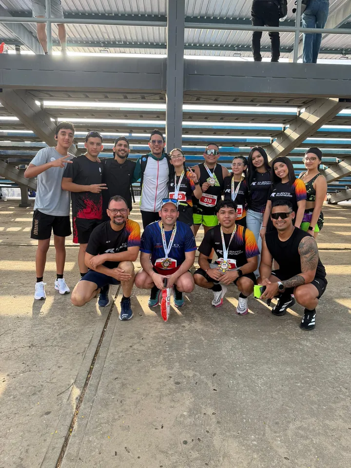El equipo antes de entrenar